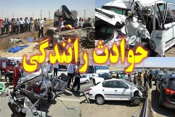 تصادف کامیون و اتوبوس در محدوده پل فردیس آزادراه کرج-تهران