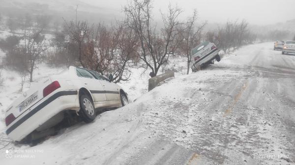 امداد رسانی هلال احمر به 702 گرفتار در برف و کولاک